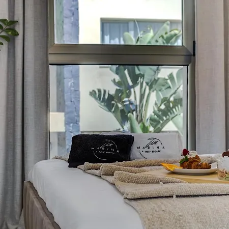Apartment Sea View I Pool I Private Garage I Wi-fi I Grill I Wine L Coffee