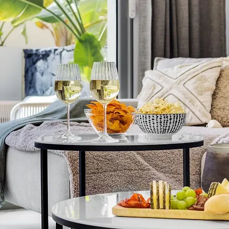 Sea View I Pool I Private Garage I Wi-fi I Grill I Wine L Coffee Apartment San Miguel de Abona
