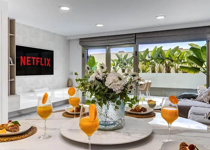 Sea View I Pool I Private Garage I Wi-fi I Wine L Coffee