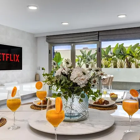 Sea View I Pool I Private Garage I Wi-fi I Wine L Coffee